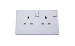 Single to Double Converter Socket 13A Switched White